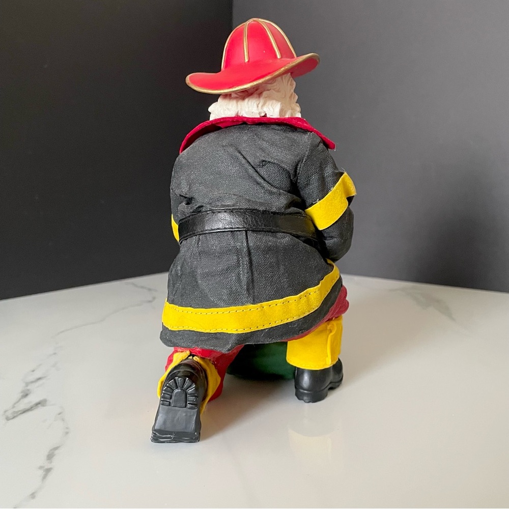 Firefighter Santa with Puppy Dalmatian - Possible Dreams Clothtique by Dept. 56 - Picture 4 of 10